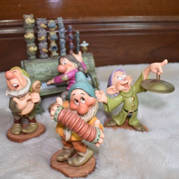 WDCC Disney Snow White And The Seven Dwarfs With Pipe Organ 10 Piece Set - Picture 4 of 16